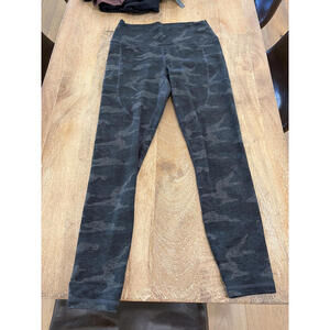 Vuori Heathered Camo Leggings *no size